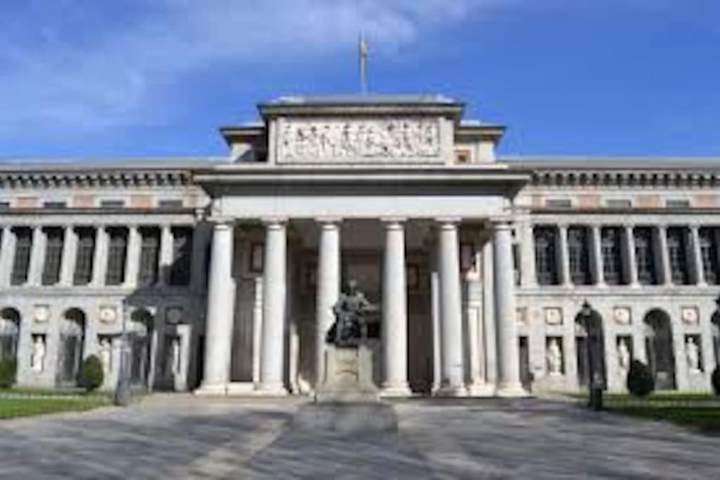 En El Corazon De Madrid, Museos Lejlighed Eksteriør billede